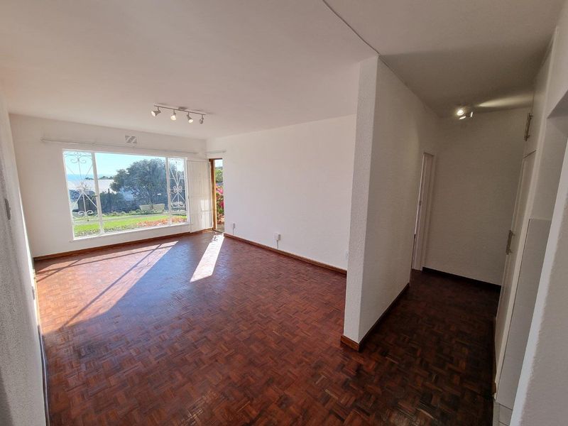 Unfurnished 3-Bedroom Apartment To Rent in Camps Bay - Photo 6