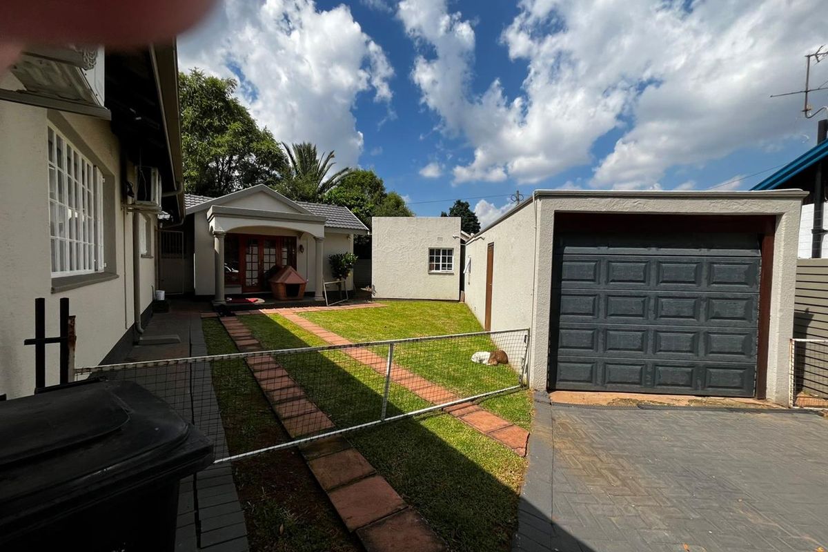 4 Bedroom family Home situated in the sought after area of farrarmere - Photo 4