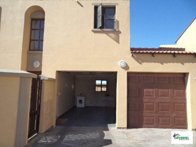 3 bedrooms Townhouse in Fairways Estate - Photo 3