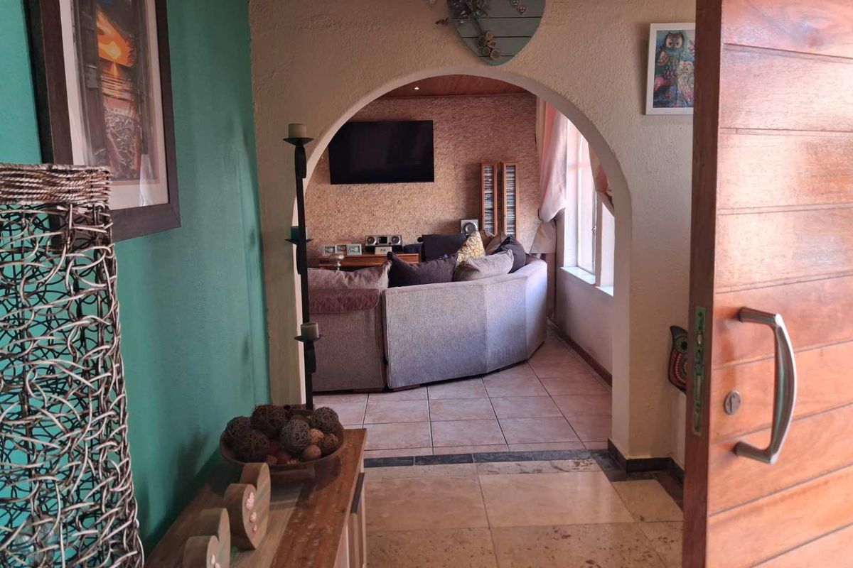 Looking for Space? Look No Further - Photo 4