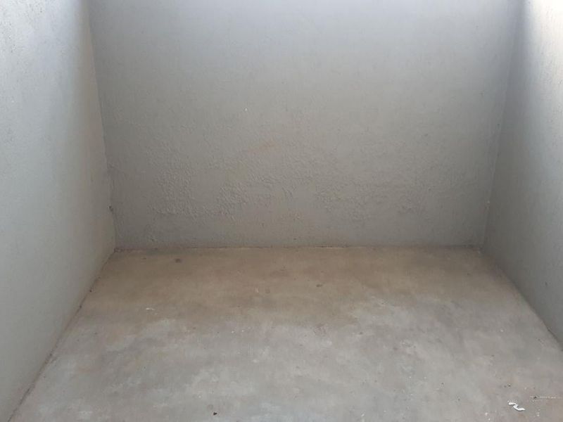 Warehouse, office and yard space for rent - Photo 8