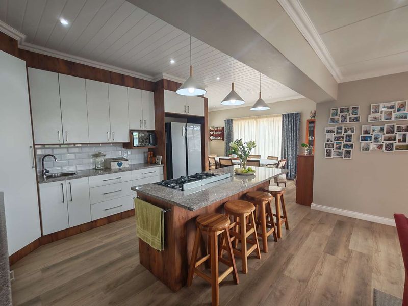 Stunning 5 Bedroom House for Sale in Monte Christo - Photo 4