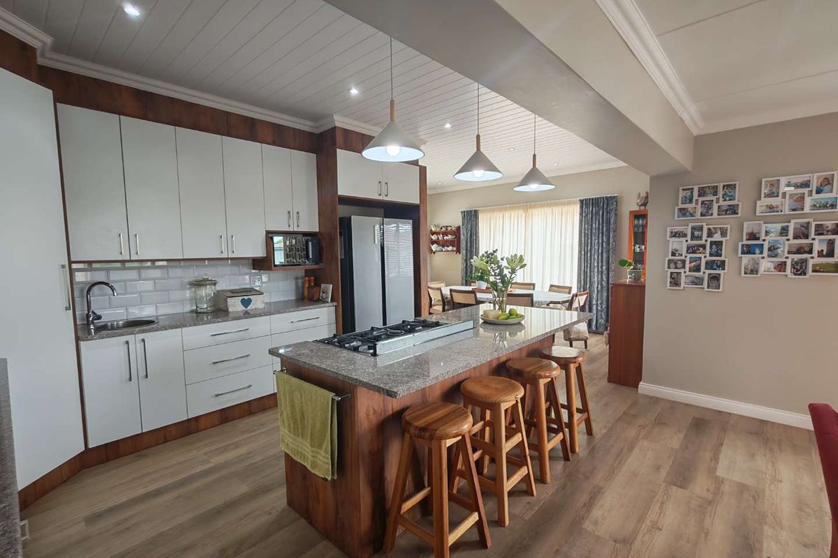 Stunning 5 Bedroom House for Sale in Monte Christo - Photo 4