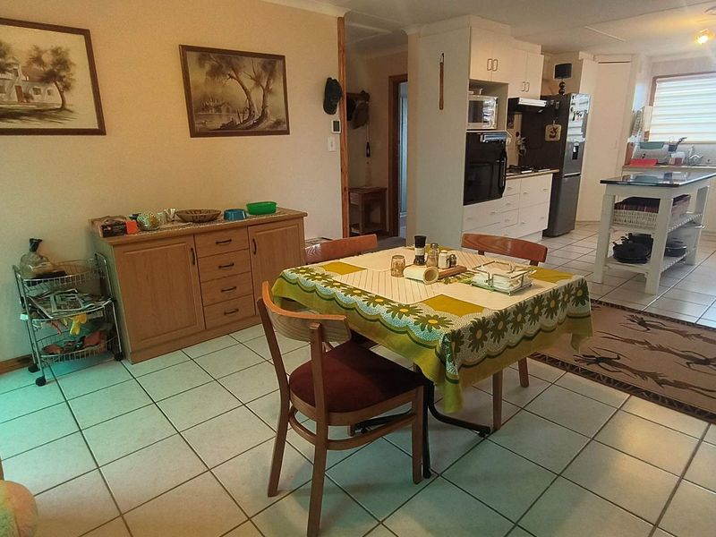 Charming 3 Bedroom House with Sea View in Dana Bay - Photo 8