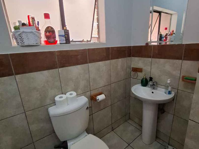 1 Bedroom apartment to rent in Kempton Park - Photo 7