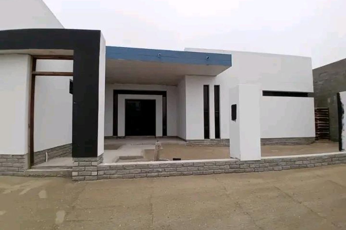 Spacious 3 Bedroom House for sale in Kuisebmond, Wakuna Suburb - Photo 2