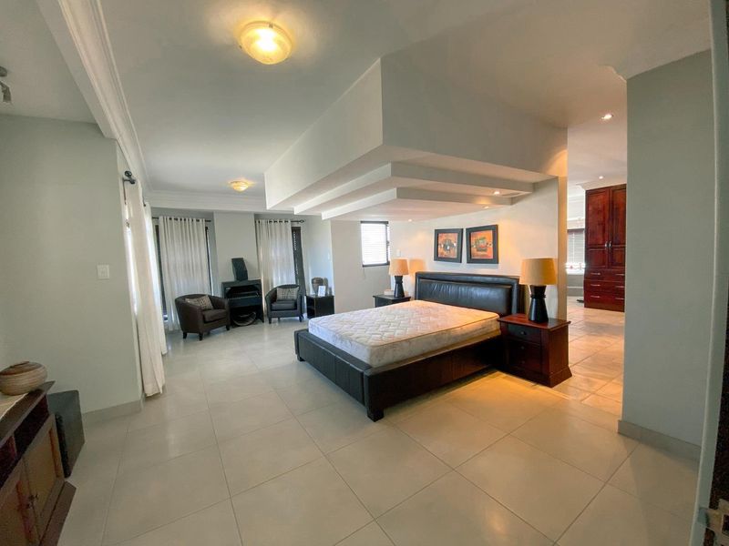 6 Bedroom House for Sale in Hage Heights - Photo 5