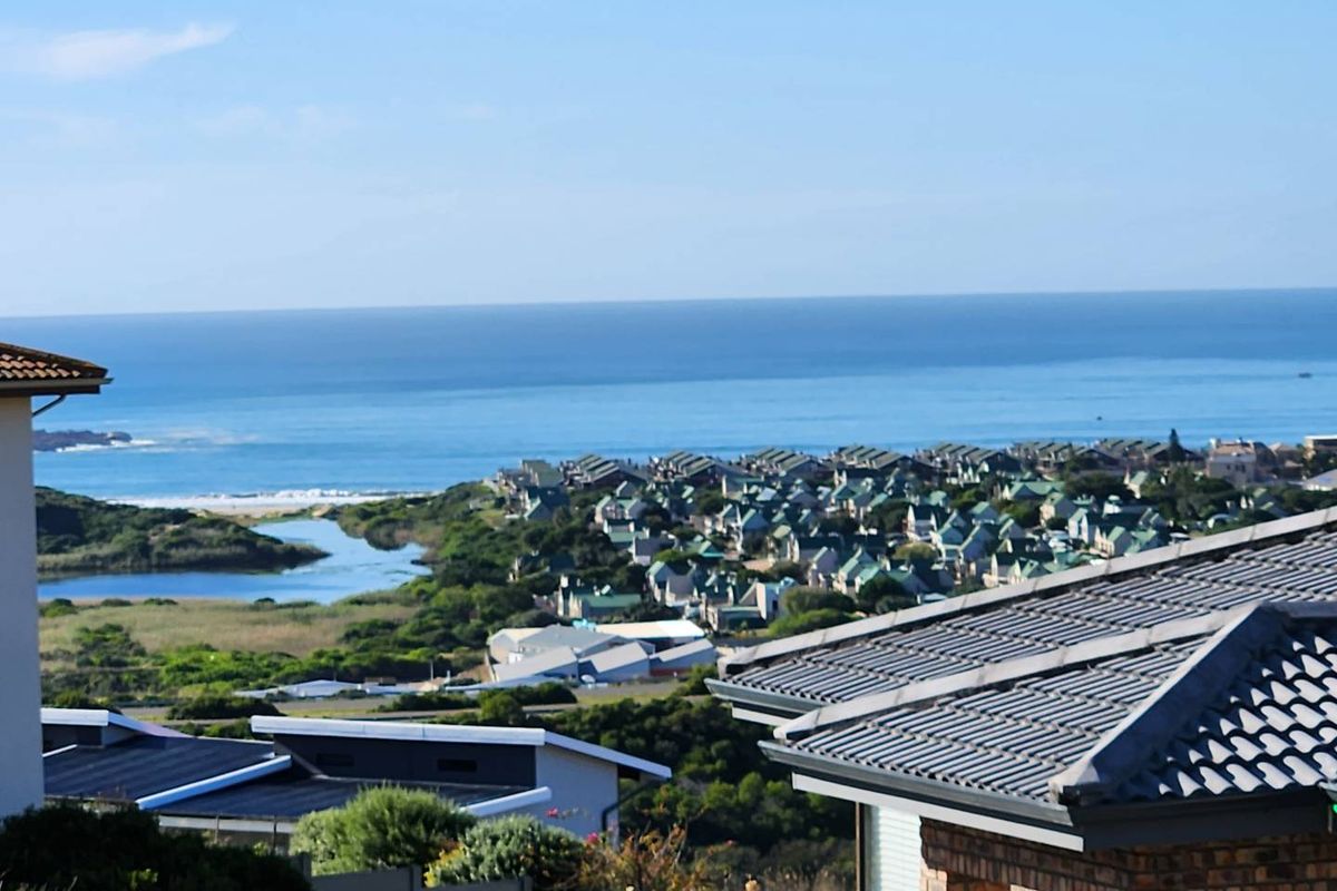 **Vacant Stand for Sale in Island View with a Spectacular View!** - Photo 4