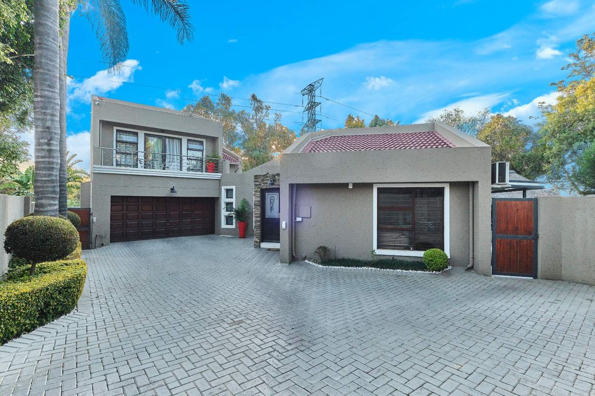 A Home That Has It All, Comfort, Style & Sustainability - Photo 2