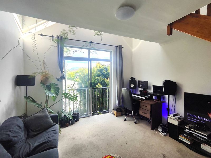 1 bedroom loft style apartment in Plumstead - Photo 3