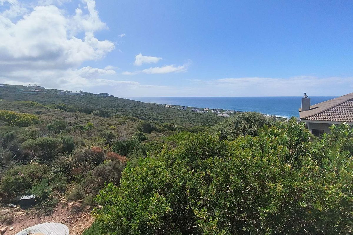 3040m2 Vacant Land With Breathtaking Views in Moquini Coastal Estate - Photo 2