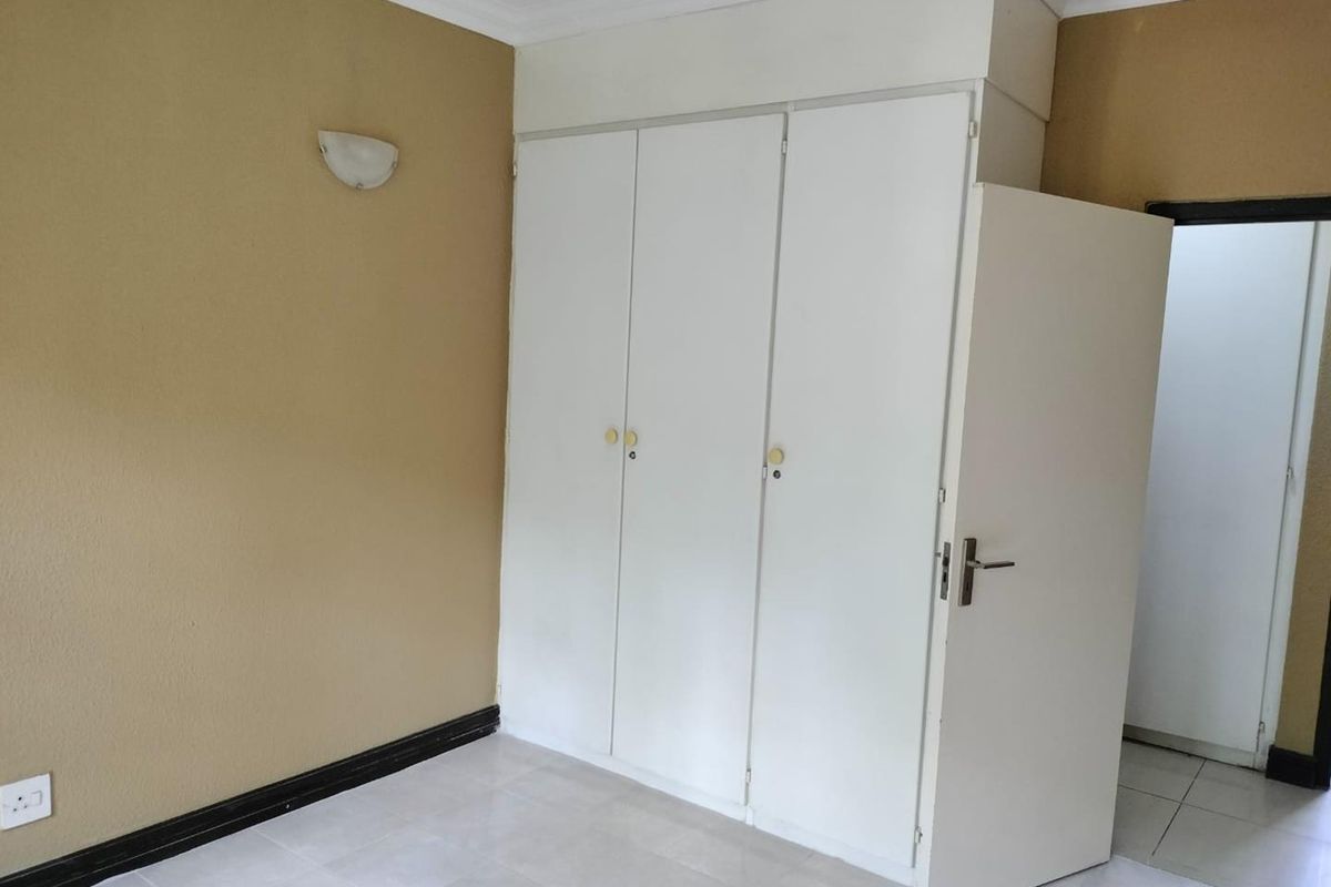 Spacious First-Floor 2-Bedroom Apartment in Northwold - Photo 3