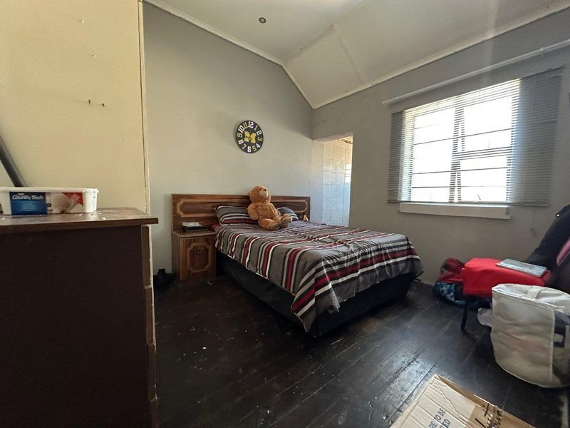 Buxton Avenue, Kensington - Photo 8
