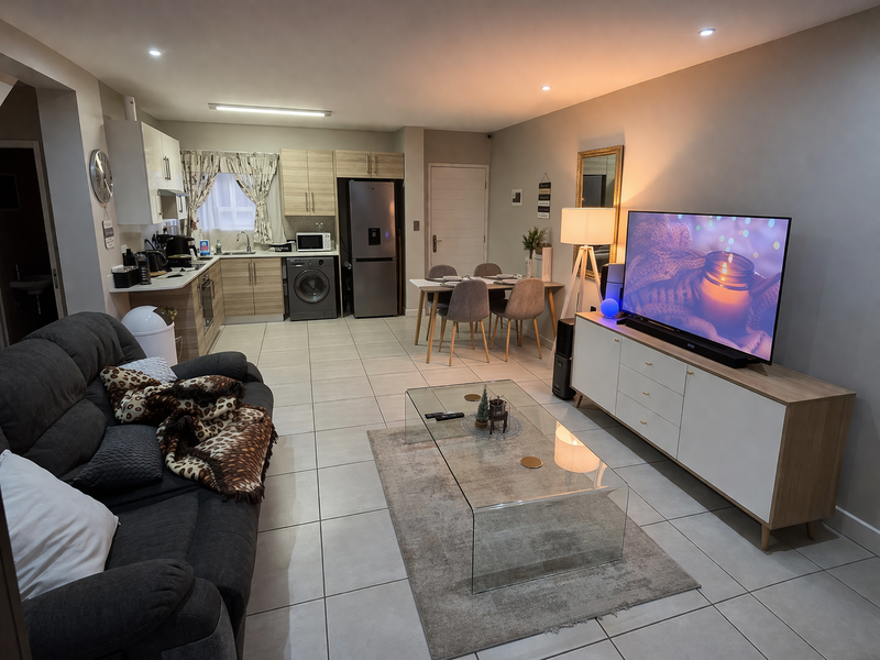 Modern Lock-Up-and-Go Duplex Offering 2 Bedrooms and Double Carport Convenience - Photo 3