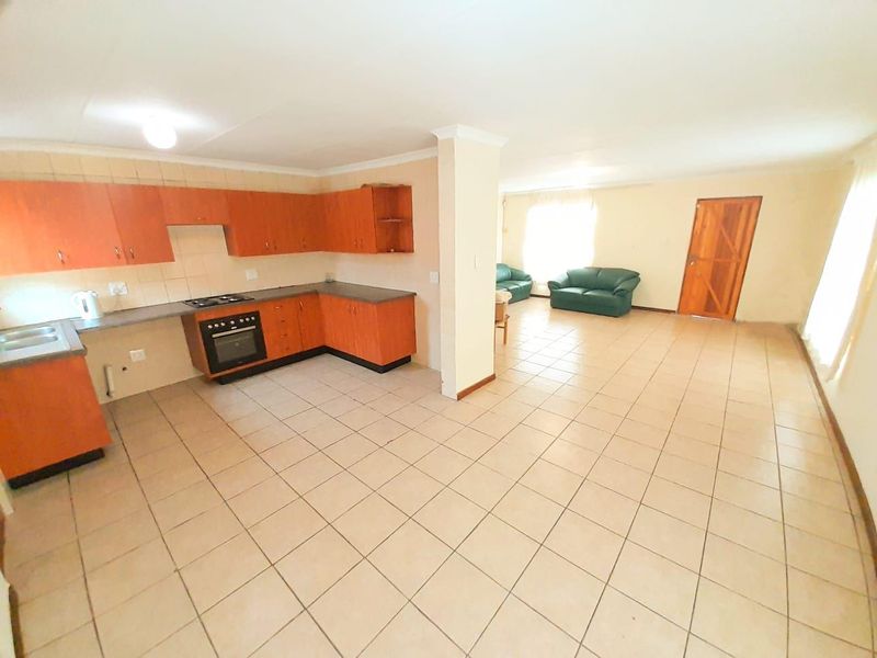 "Phenomenal three-bedroom home suitable for a large family" - Photo 10
