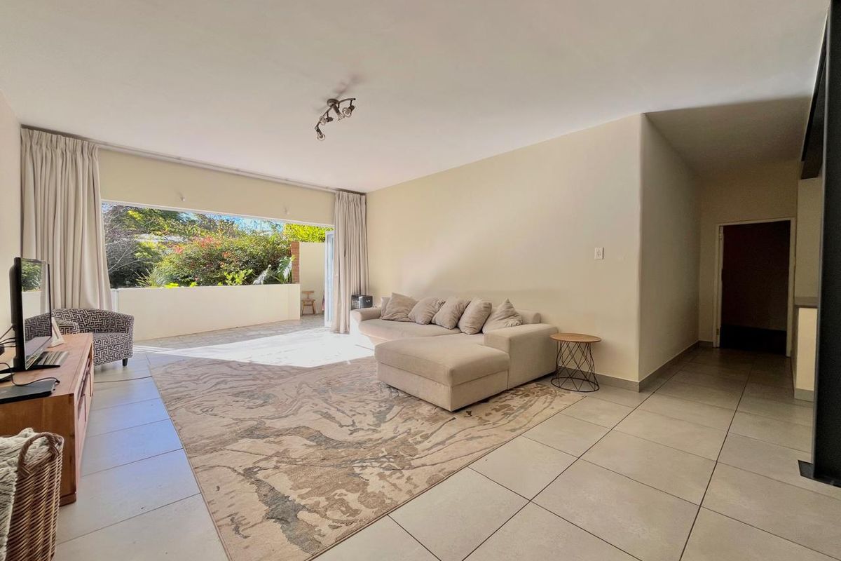 Beautifully renovated 3 Bedroom Garden unit - Photo 4