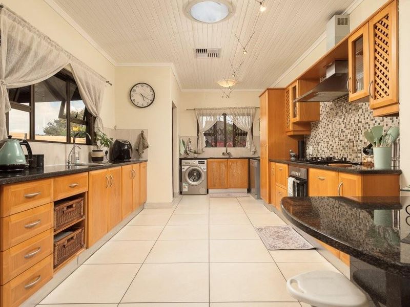 DESIGNED FOR MODERN FAMILIES, BUILT FOR LASTING MEMORIES - GLENVISTA - Photo 3