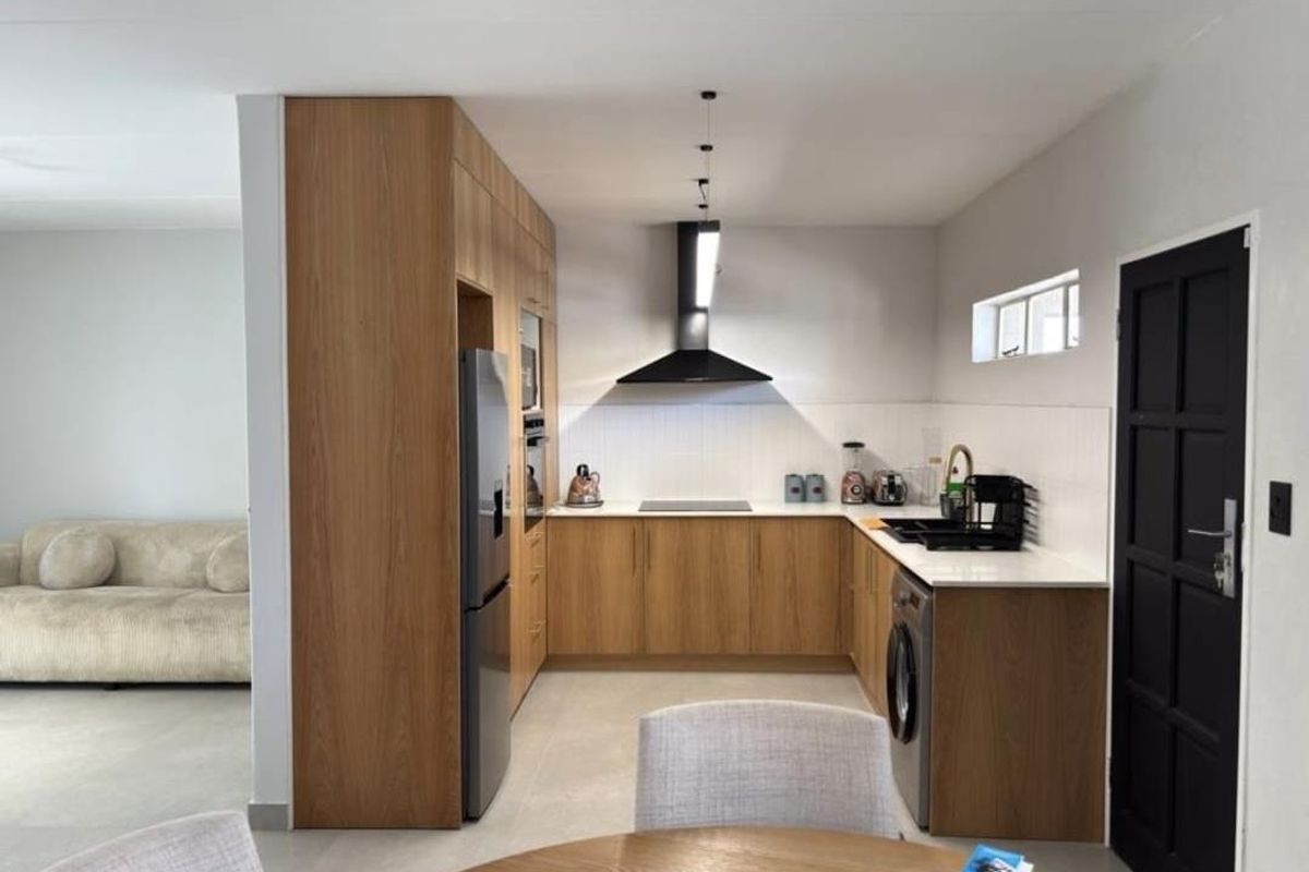Modern 2 Bedroom, 2 Bathroom Apartment to Rent in North Riding - Photo 2