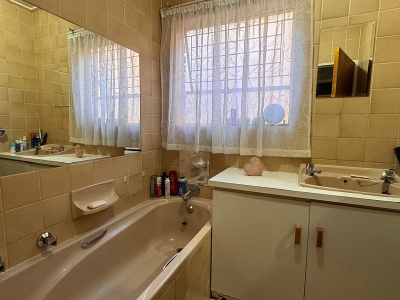 Townhouse for Sale in New Park - Photo 10