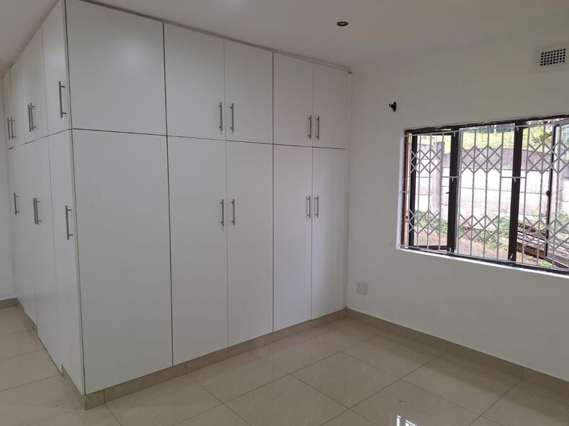 Modern, neat, and newly renovated one-bedroom granny flat - Photo 8