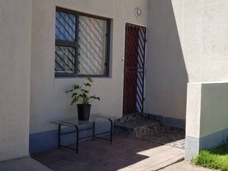 Family home in Osona Village - Photo 4