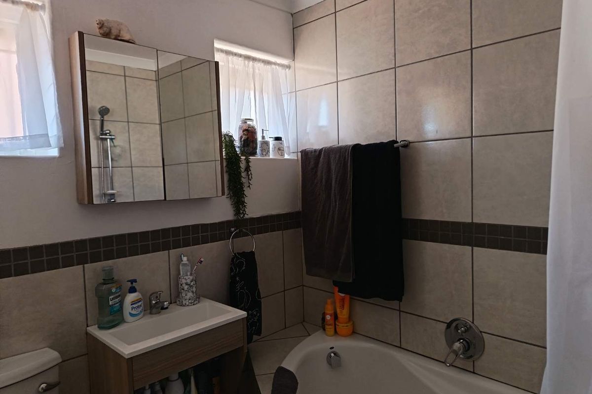 Comfortable Family Living in a Convenient Location - Photo 4