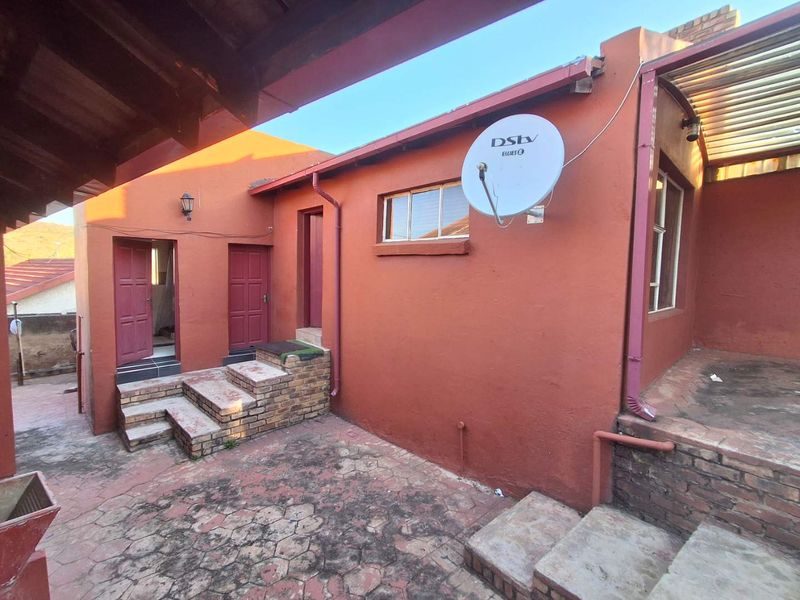 Three bedrooms house for sale in Atteridgeville - Photo 5