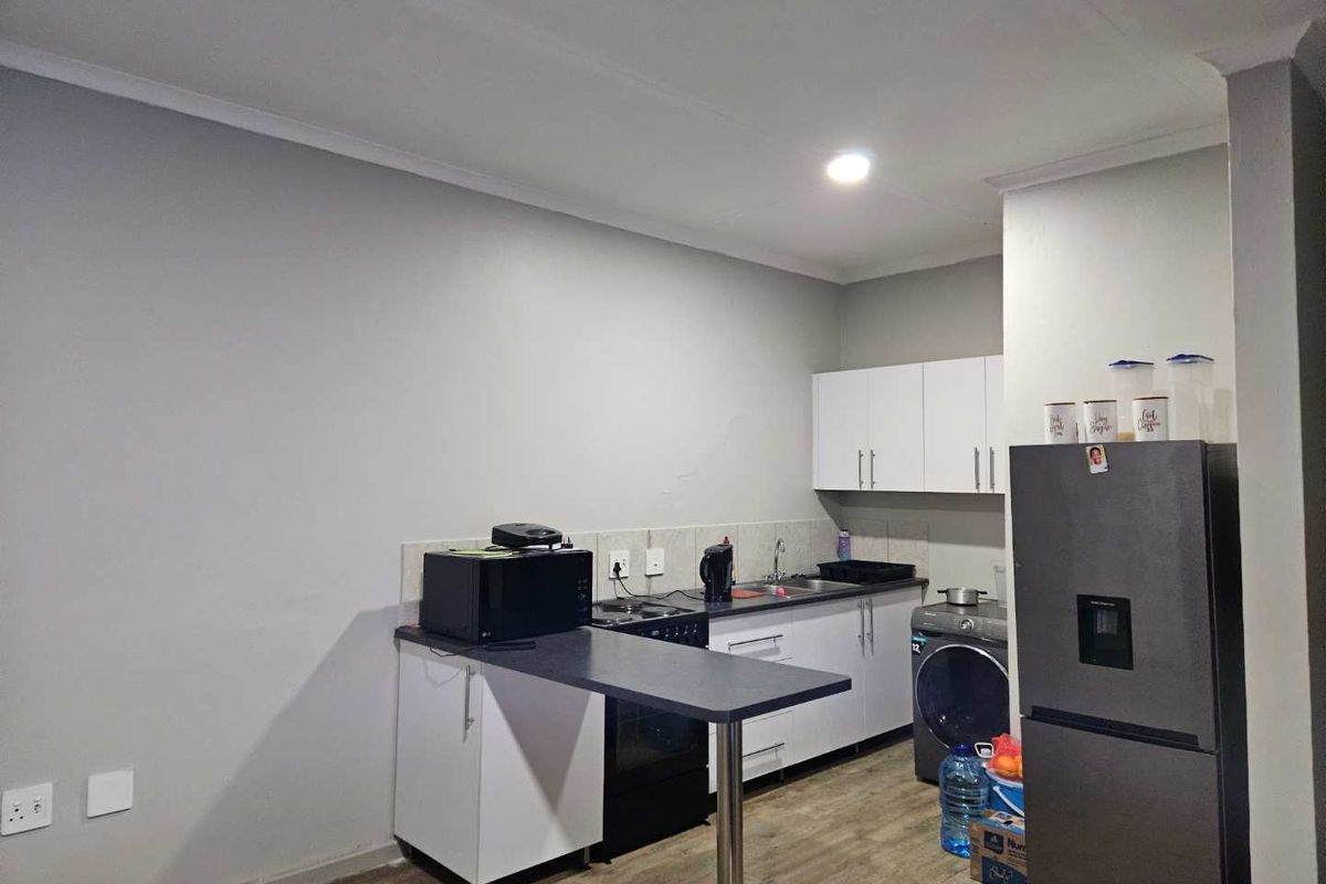 beautiful 2 bedroom town house for sale - Photo 5