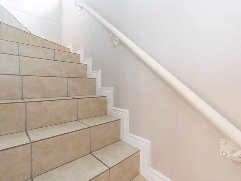 DUPLEX TOWNHOUSE ROYAL ASCOT - Photo 9