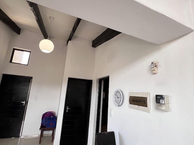 3 Bedroom Townhouse for Sale in Shetu Estate, Otjomuise Ext 4 - Photo 4