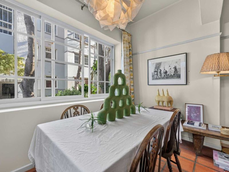 Art Deco Gem with Private Garden - Photo 3