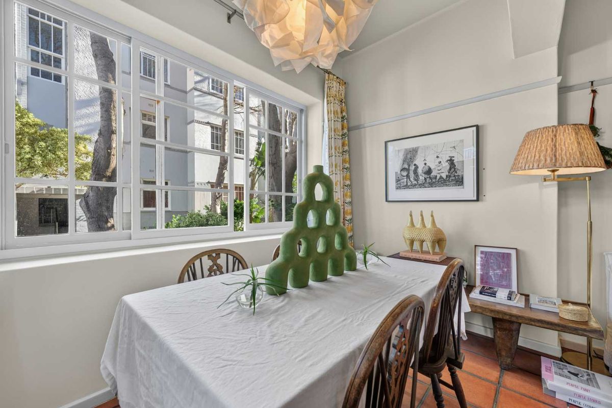 Art Deco Gem with Private Garden - Photo 3