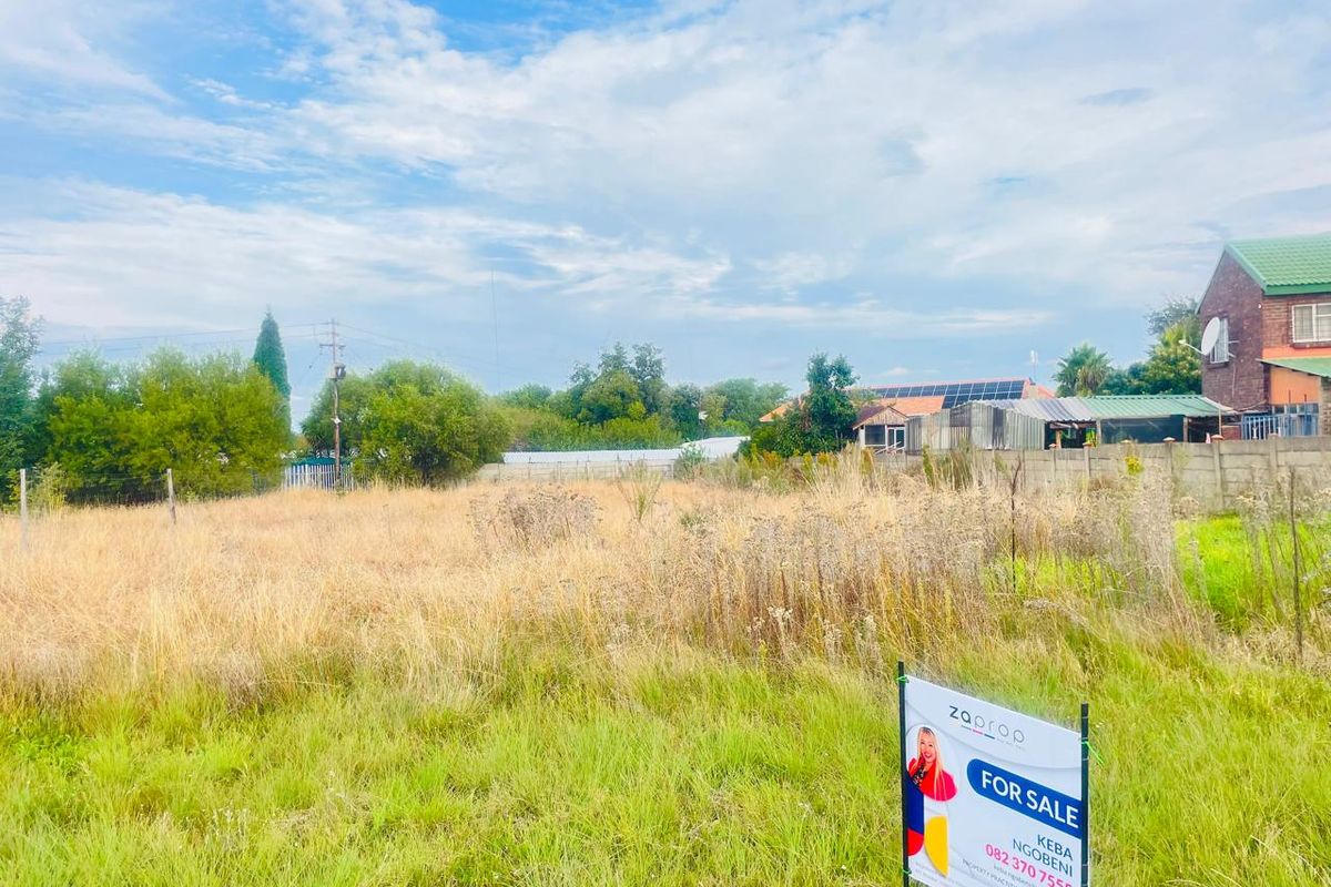 Picturesque Vacant Stand with Stunning Dam Views in Vaal Marina. - Photo 2