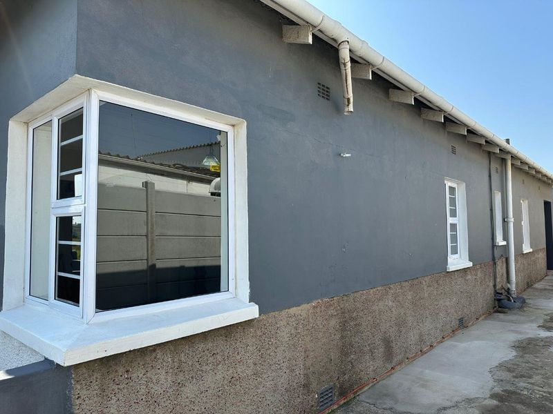 2 Very Neat Homes on 1 Erf. - Photo 5