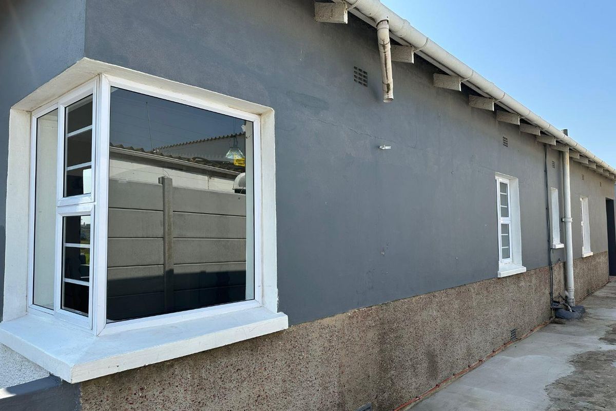 2 Very Neat Homes on 1 Erf. - Photo 5