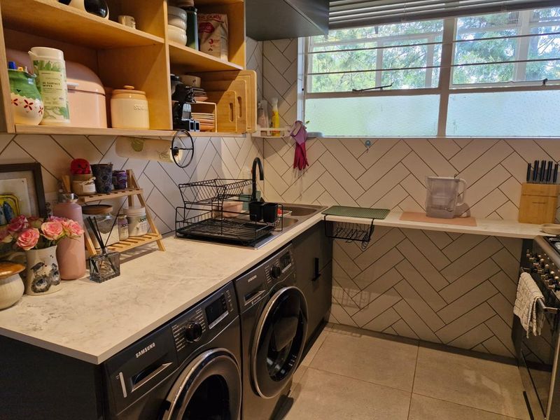 Renovated 1 Bedroom Apartment - Photo 6