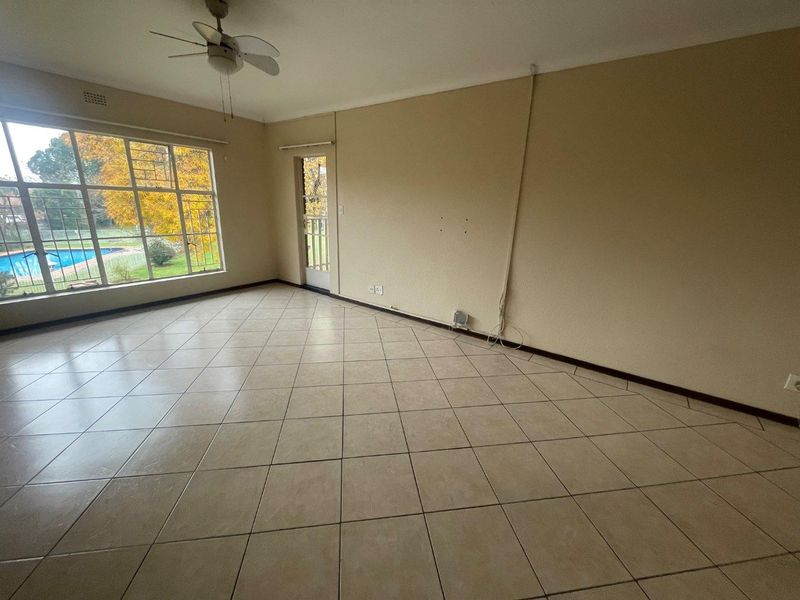 Spacious 2-Bedroom Unit with Balcony in Prime Location - Photo 8