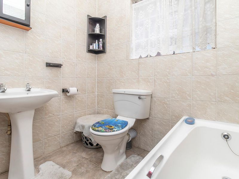 COZY UNIT IN POPULAR COMPLEX. - Photo 9