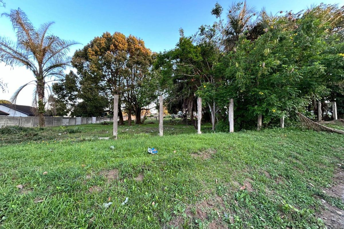 PERFECTLY ZONED PRIME 4 043M2 COMMERCIAL LAND - Photo 2