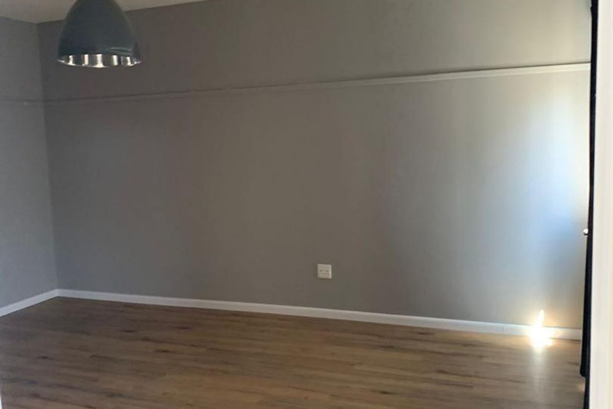 Close to Lagoon! Ground floor Apartment! One level! Perfect for the beginner! - Photo 2