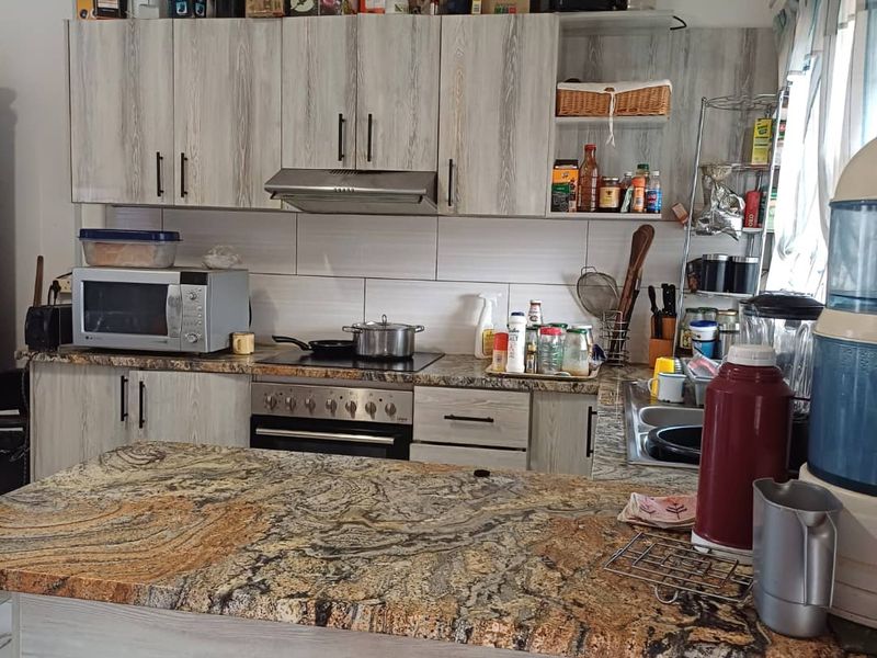 🏡 FOR SALE – Modern Family Home in Thorn Valley Estate - Photo 5