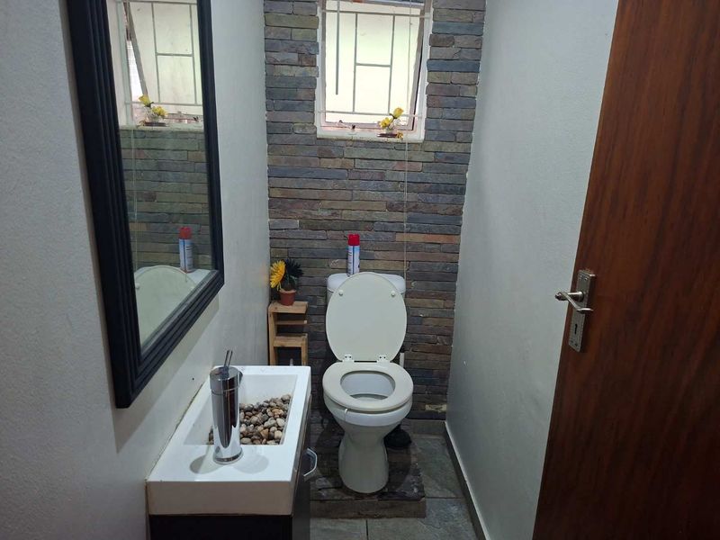 Charming 3-Bedroom Home with Modern Amenities Available for Rent - Photo 8