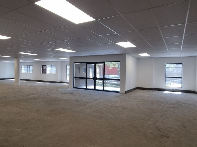 3 949m2 Waterfall Midrand Office Block For Sale - Photo 7