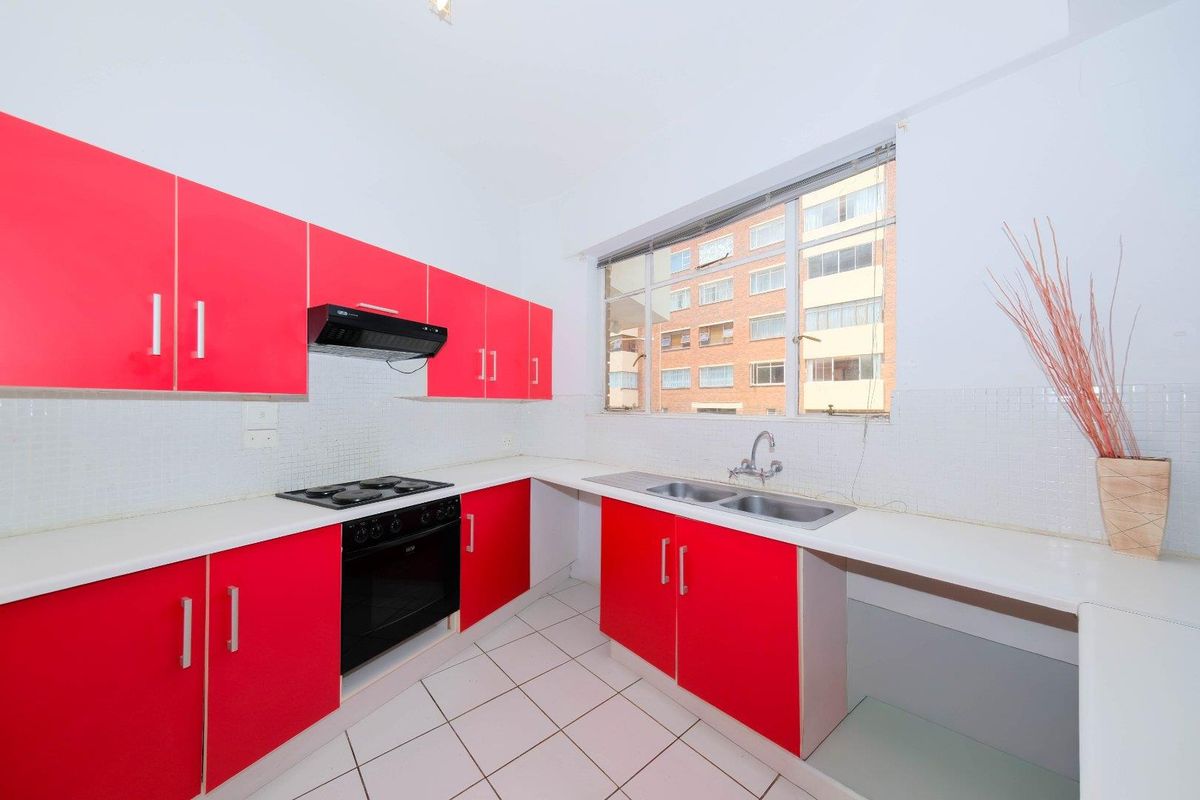 Priced to sell Urgently! Airy &Bright - Photo 5
