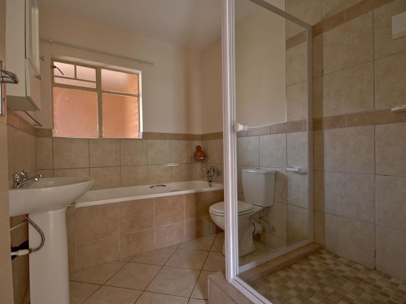 Perfect 2Bedroom ground floor apartment! - Photo 8