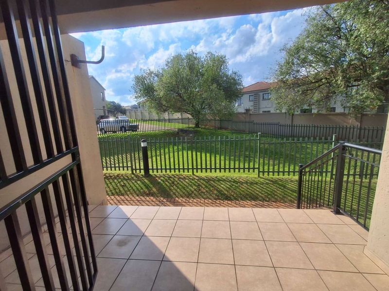 Stunning 1 bedroom ground floor apartment in Willowbrook - Photo 7