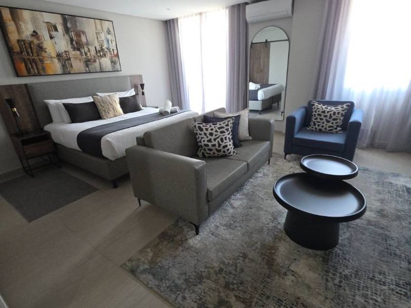 INCREDIBLE FULLY FURNISHED ULTRA MODERN STUDIO APARTMRNT IN SANDTON - Photo 5