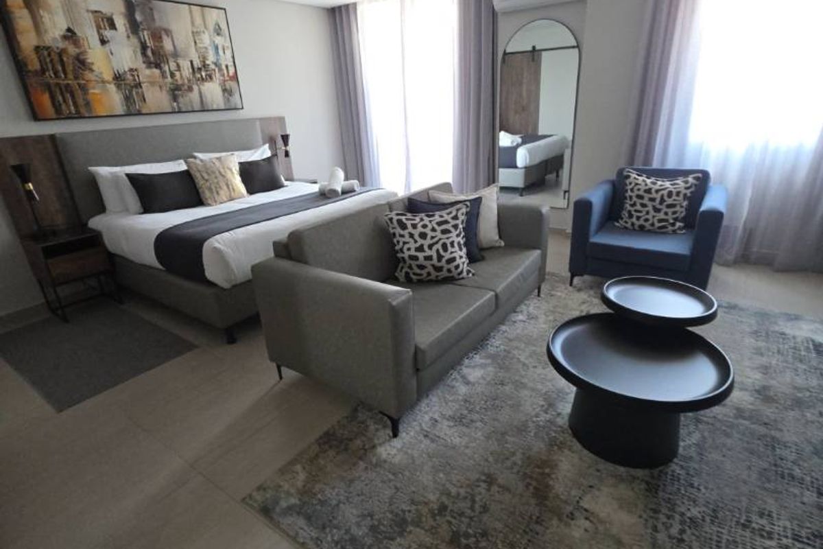 INCREDIBLE FULLY FURNISHED ULTRA MODERN STUDIO APARTMRNT IN SANDTON - Photo 5