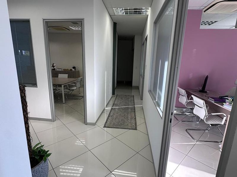 Office in Southern Industrial - Photo 5