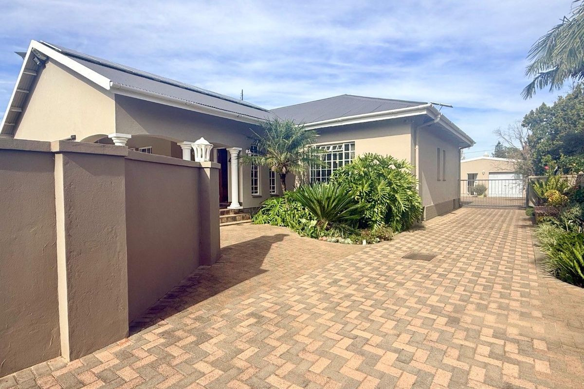3 bedroom house for sale in Vryheid - Photo 2